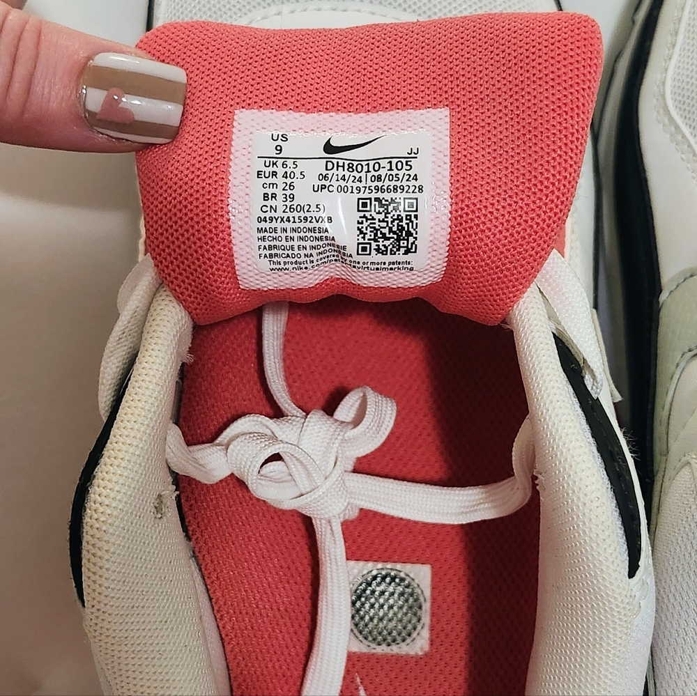 Nike Air Max 90's – Pink & White – Women’s Size 9 - Picture 6 of 7